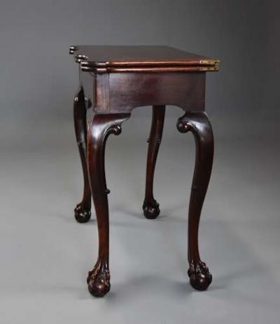 Rare 18thc Irish American black walnut tea table with bird inlay