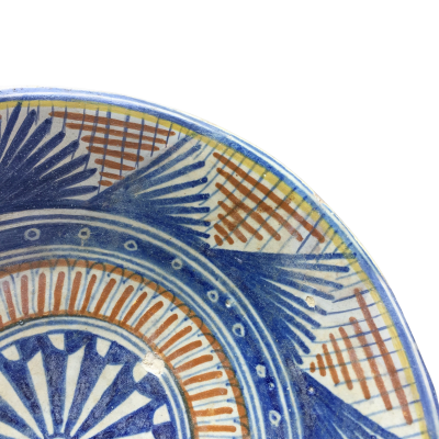 Rare Dutch Maiolica plate with geometrical star design 16th century