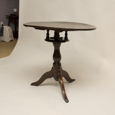 Rare Early 18th Century Welsh Oval Bird Cage Tilt Top Table