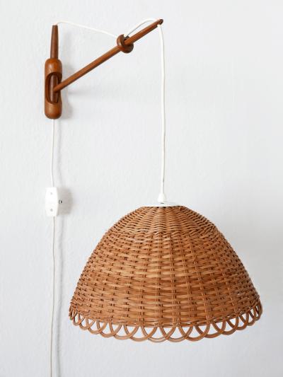Rare Elegant Mid Century Modern Rattan Teak Wall Lamp Scandinavia 1960s