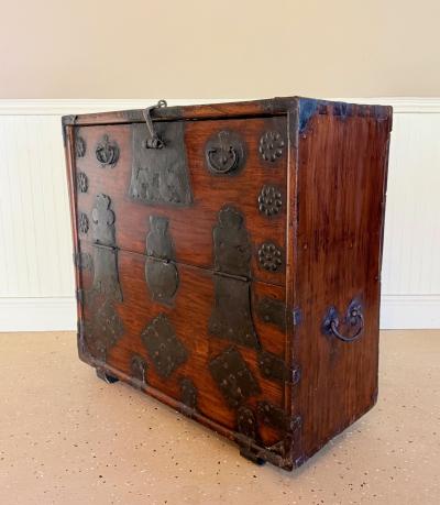 Rare Korean Gangwon Do Bandaji Chest Joseon Dynasty