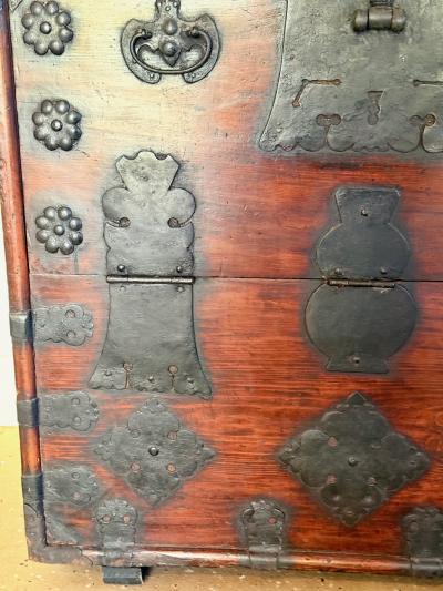 Rare Korean Gangwon Do Bandaji Chest Joseon Dynasty