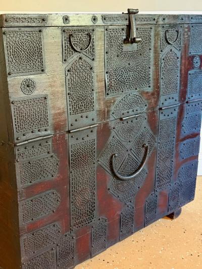 Rare Korean Pakchon Bandaji Chest Joseon Dynasty