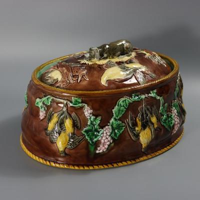 Rare Majolica Gun Dog Game Pie Dish