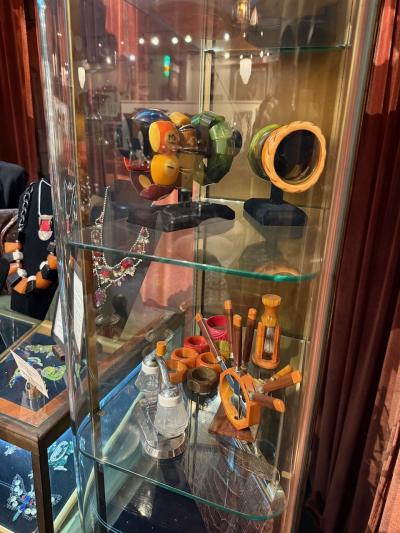 Rare Parker Pen Streamlined Art Deco Display Case w Brass Towers Walnut Base