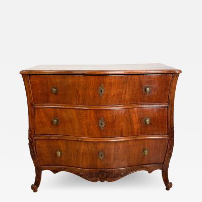 Rare Walnut Italian Serpentine and Bombe Three Drawer Chest circa 1750