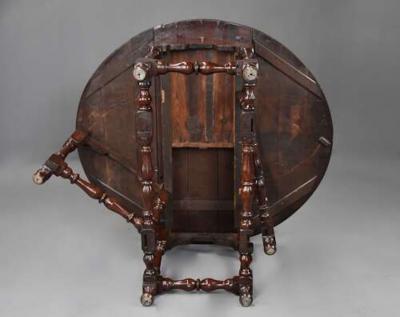 Rare early 18th century walnut gateleg table of fine patina
