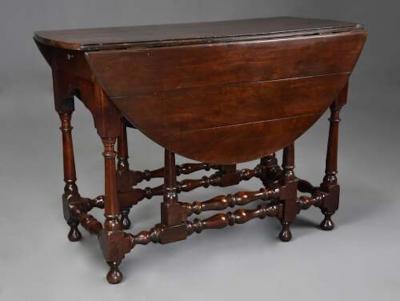 Rare early 18th century walnut gateleg table of fine patina