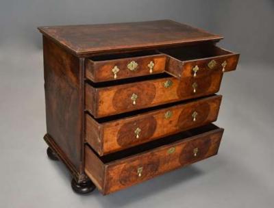 Rare fine William Mary yew walnut chest of drawers