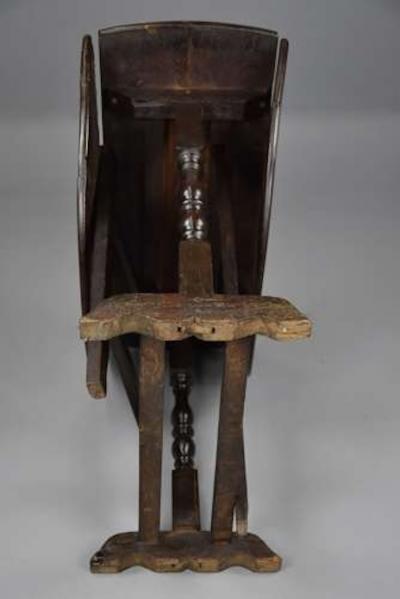 Rare late 17thc oak gateleg table of small proportions