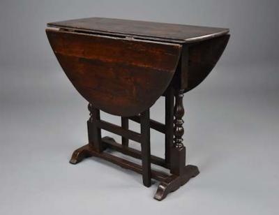 Rare late 17thc oak gateleg table of small proportions