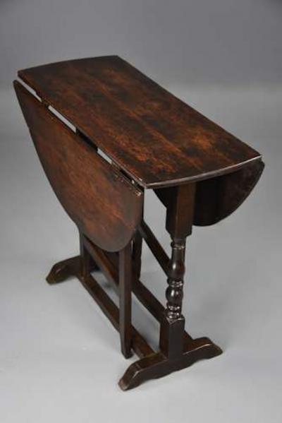 Rare late 17thc oak gateleg table of small proportions
