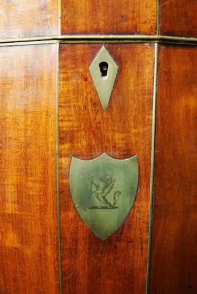Rare superb quality 18thc mahogany cutlery urn of large proportions