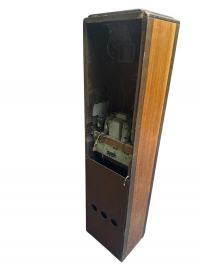 Raymond Loewy ART DECO SKYSCRAPER COLUMAIRE JR RADIO DESIGNED BY RAYMOND LOEWY