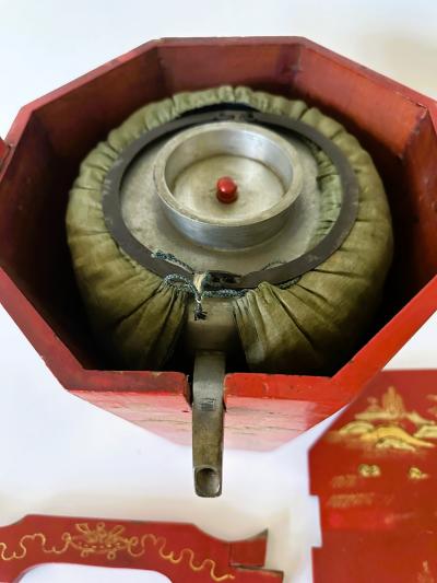 Red and Gold Lacquer Portable Tea Bucket and Cover Ryukyu Kingdom Okinawa