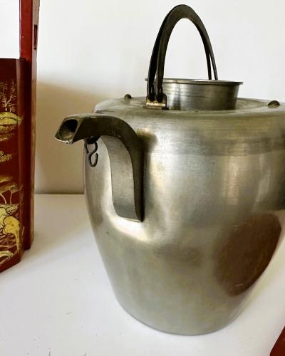 Red and Gold Lacquer Portable Tea Bucket and Cover Ryukyu Kingdom Okinawa