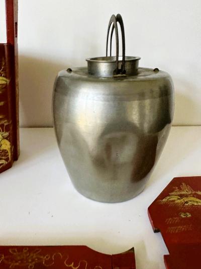 Red and Gold Lacquer Portable Tea Bucket and Cover Ryukyu Kingdom Okinawa