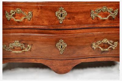 Regence Walnut Commode Circo 1715 1730