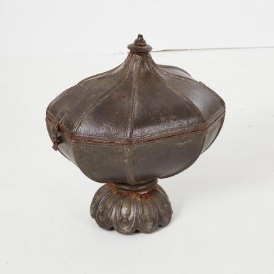 Regency Iron Allium Bulb Room Warmer