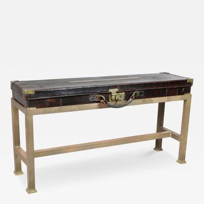 Regency Leather Gun Case on Base