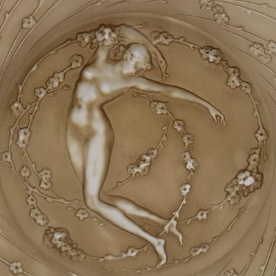 Ren Lalique Lalique Co Rene Lalique Glass Une Figurine et Fleurs Plate