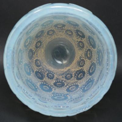 Ren Lalique Lalique Co Rene Lalique Opalescent Glass Paquerettes Daisies Vase