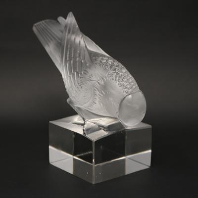 Rene Lalique Moineau Sur Socle Ailes Fermees Paperweight