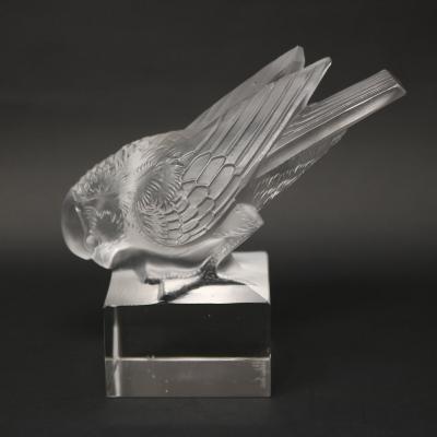 Rene Lalique Moineau Sur Socle Ailes Fermees Paperweight