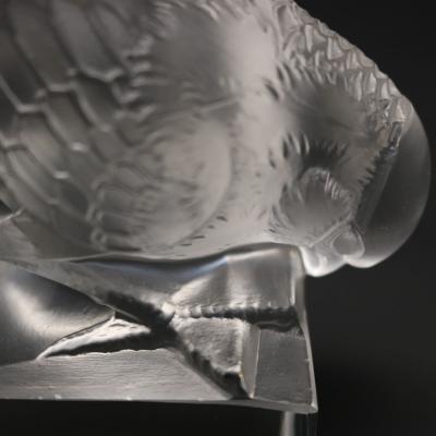 Rene Lalique Moineau Sur Socle Ailes Fermees Paperweight