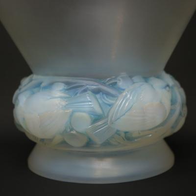 Rene Lalique Opalescent Glass Pinsons Vase