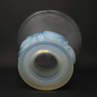 Rene Lalique Opalescent Glass Pinsons Vase