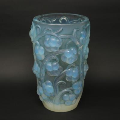 Rene Lalique Opalescent Glass Raisins Vase
