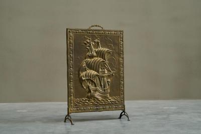 Repouss Fire Screen in Patinated Brass with Galleon Early 20th Century