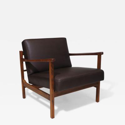 Restored Mid Century Walnut Lounge Chair in High Quality Brown Leather