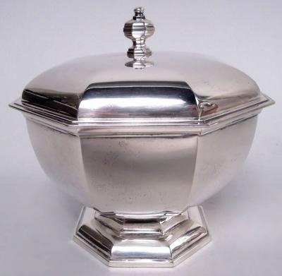 Richard Comyns 1980s Thatcher Era Return to Tradition English Georgian Coffee Set