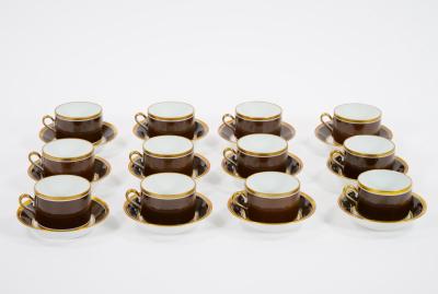 Richard Ginori Brown Gold Trimmed Extensive Dinnerware Service Of 99 Pieces