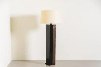 Robert Kuo Contemporary Pleats Design Floor Lamp in Copper and Black Lacquer by Robert Kuo