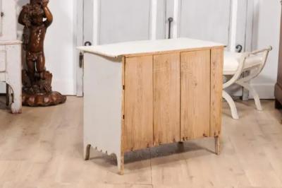 Rococo Period 1770s Swedish Gray Cream Painted and Carved Three Drawer Commode