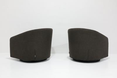 Rodolfo Dordoni Minotti Portofino Swivel Lounge Chairs Pair
