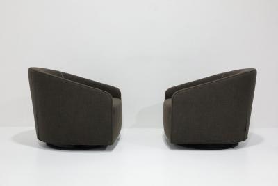Rodolfo Dordoni Minotti Portofino Swivel Lounge Chairs Pair
