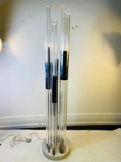 Romeo Rega RARE IMPORTANT MODERNIST SCULPTURAL LUCITE AND CHROME FLOOR LAMP BY ROMEO REGA