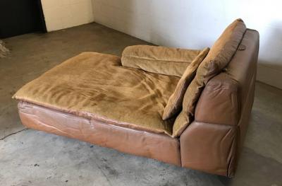Rossi di Albizzate Glamorous Suede Leather Daybed Signed by Rossi di Albizzate