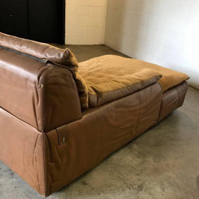 Rossi di Albizzate Glamorous Suede Leather Daybed Signed by Rossi di Albizzate