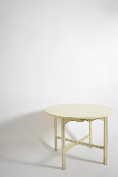 Round white table from Alentejo 1970s