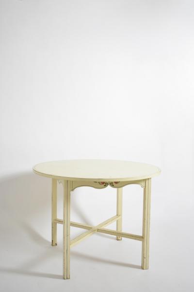 Round white table from Alentejo 1970s