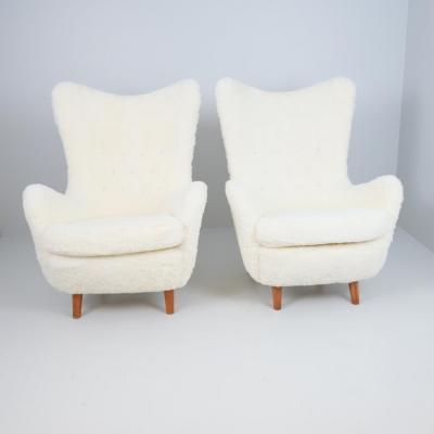 Runar Engblom Pair of Iconic Runar Engblom Vaakuna Chairs in Snow White Sheepskin 1950s