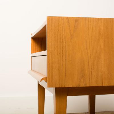Russel Wright A mid century modern Russel Wright one drawer side cabinet circa 1950