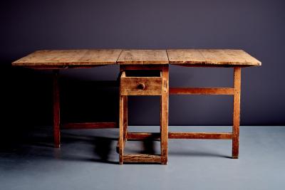 Rustic Slagbord Drop Leaf Table in Pine with two folding Leaves