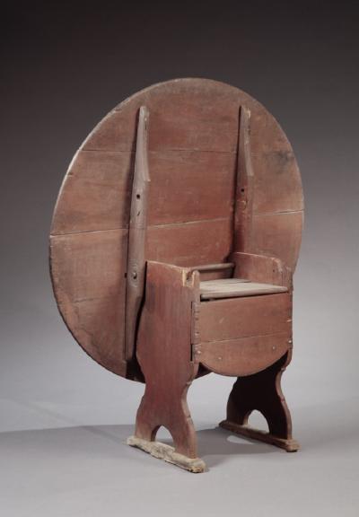 SHOE FOOT HUTCH TABLE