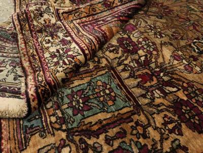 SILK ANTIQUE PERSIAN FEREGHAN ACCENT RUG